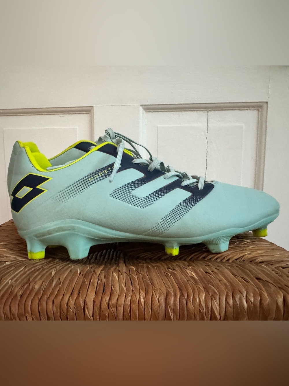 LOTTO Men's Light Teal Blue Green Soccer Cleats with Neon Yellow, Size 10